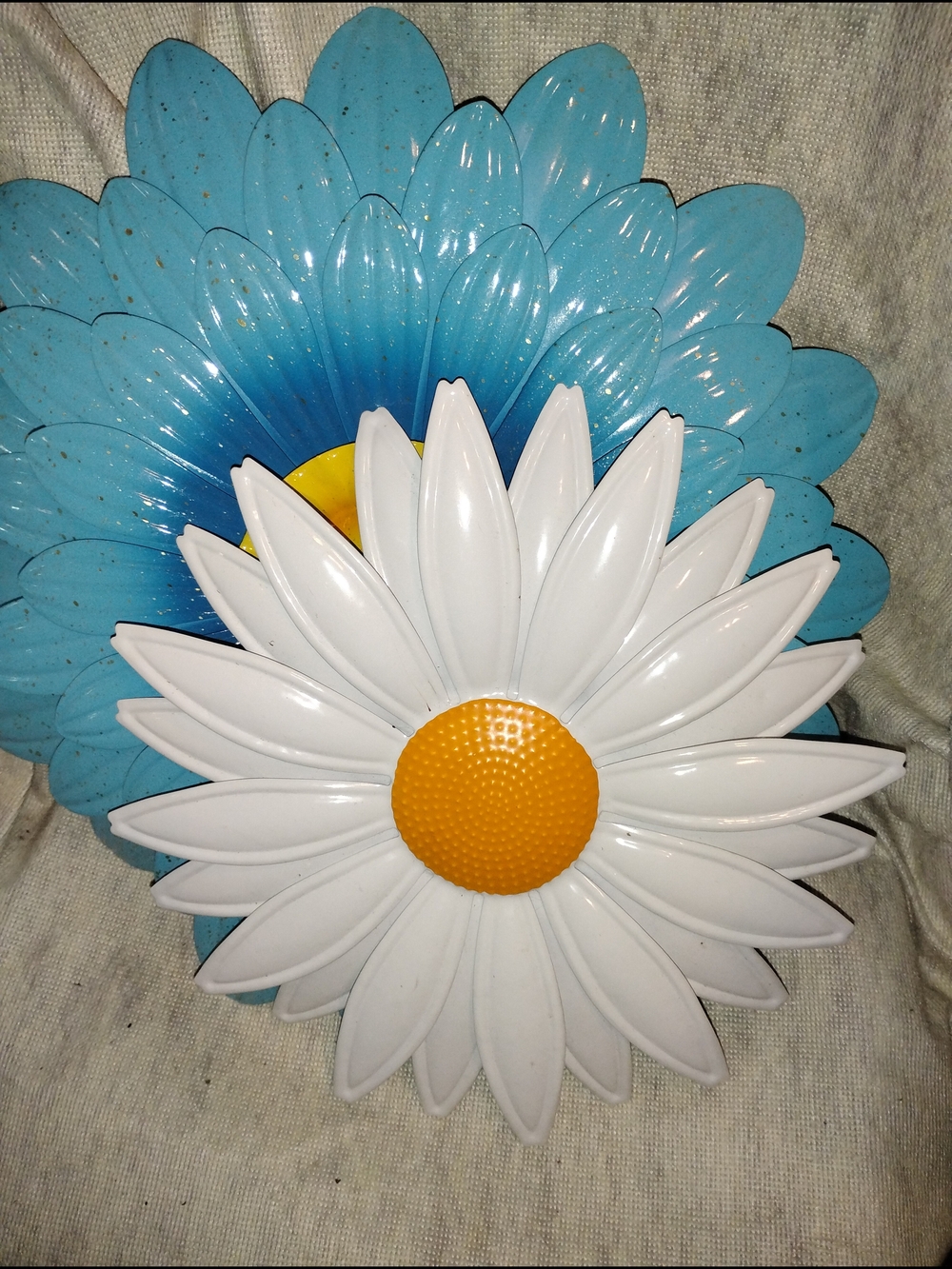 Hobby Lobby White Daisy Wall Sculpture with Yellow Center and Blue Backing